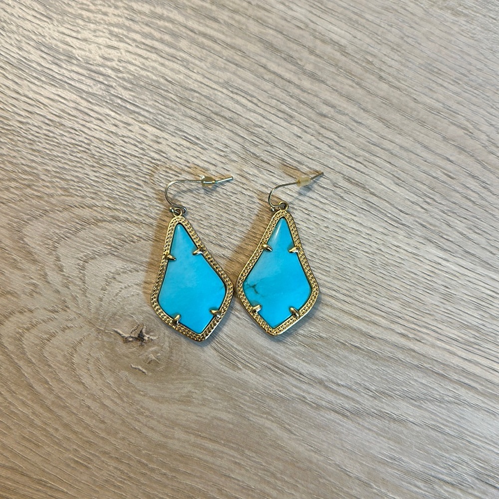 Turquoise Kendra Scott drop earrings